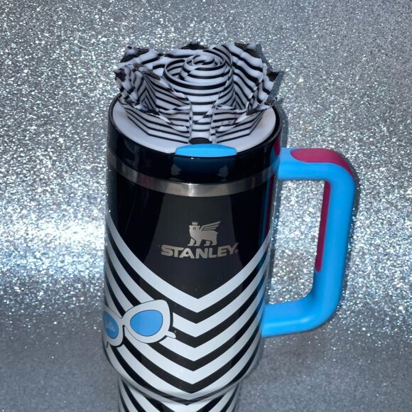 3D Rose Tumbler Topper that fit the new Barbie x Stanley 1959 Original lids - Picture 1 of 10